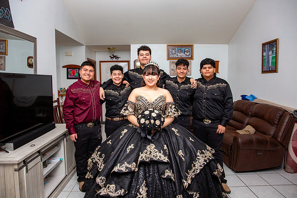 110-Ianna Hernandez