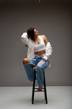 70-Natalie White Shirt Ripped Jeans