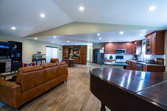 21-26747 Sturdy Oak-HDR