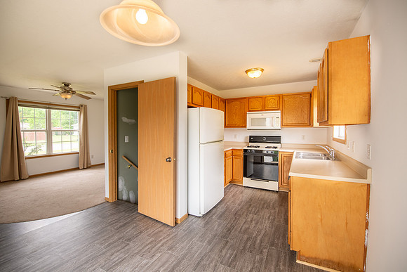 240-30623 Swede Dr-HDR