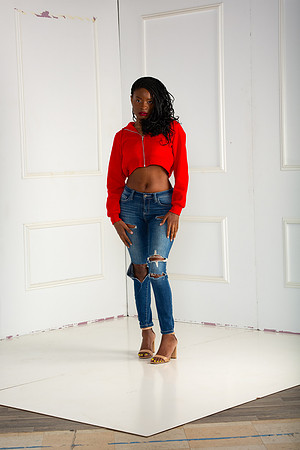 221-Suzy Free