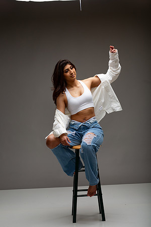 81-Natalie White Shirt Ripped Jeans