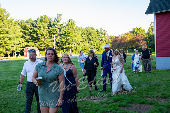 1137-Kyra n Tyler Niespodziany