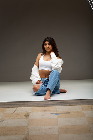 184-Natalie White Shirt Ripped Jeans