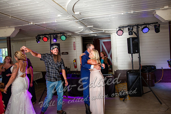 1018-Kyra n Tyler Niespodziany