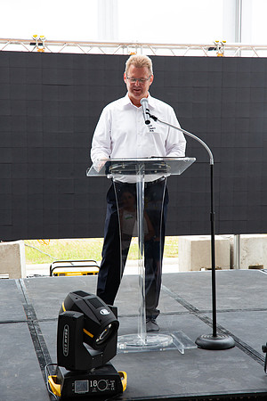 462-Arco Ribbon Cutting