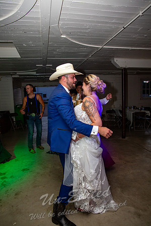 1298-Kyra n Tyler Niespodziany