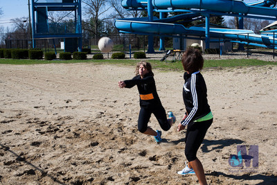 picture of volleyball at Elkhart Amazing Race 2014