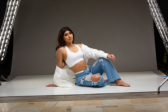 177-Natalie White Shirt Ripped Jeans