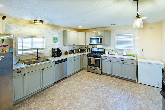 599-930 E 4th-HDR