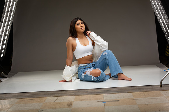 165-Natalie White Shirt Ripped Jeans