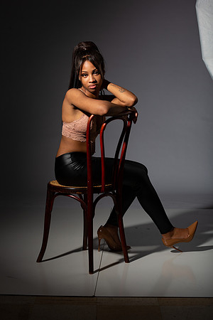386-Nicole Larkin_