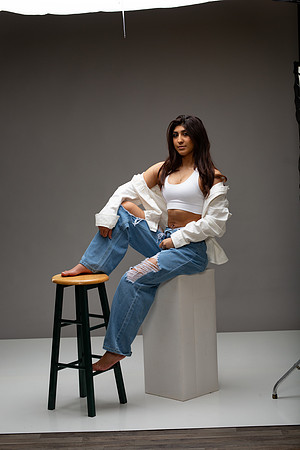 96-Natalie White Shirt Ripped Jeans