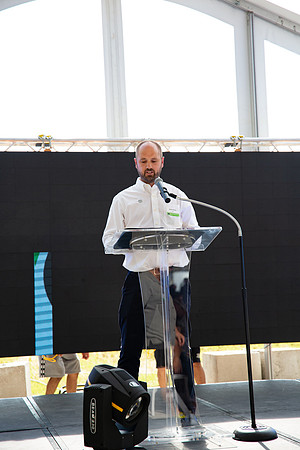240-Arco Ribbon Cutting