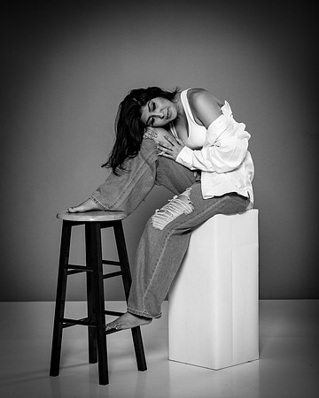 100-Natalie White Shirt Ripped Jeans