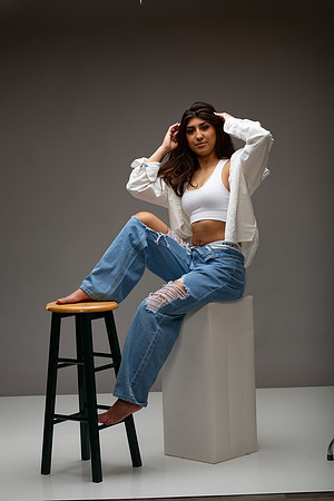 122-Natalie White Shirt Ripped Jeans