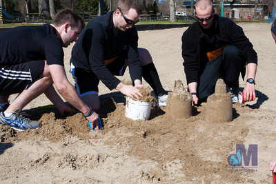 picture of making sandcastle at Elkhart Amazing Race 2014