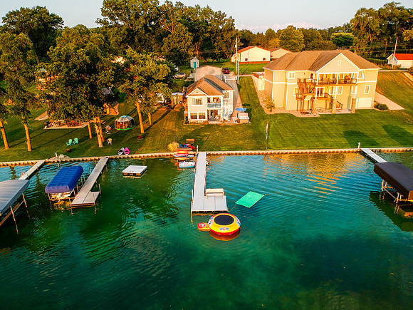 413-50567 East Indiana Lake-Bristol-HDR