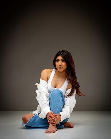 190-Natalie White Shirt Ripped Jeans