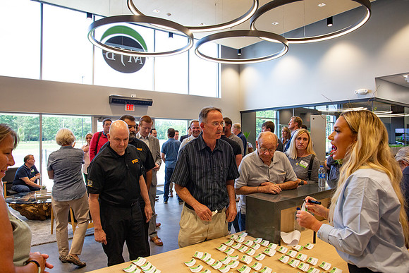 60-Arco Ribbon Cutting