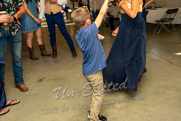 1651-Kyra n Tyler Niespodziany