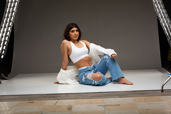 160-Natalie White Shirt Ripped Jeans