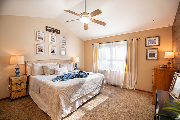 91-22885 Stonebrier-HDR