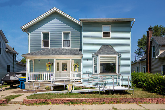 584-930 E 4th-HDR