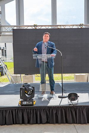 300-Arco Ribbon Cutting