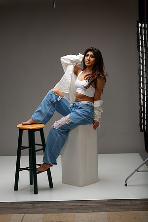 91-Natalie White Shirt Ripped Jeans