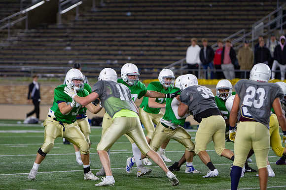 422-ND InterHall Football 2021