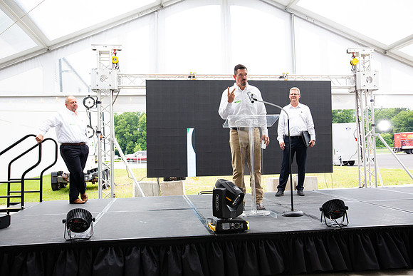 452-Arco Ribbon Cutting