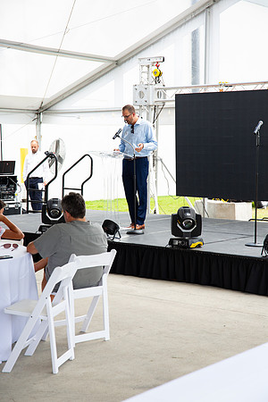 350-Arco Ribbon Cutting