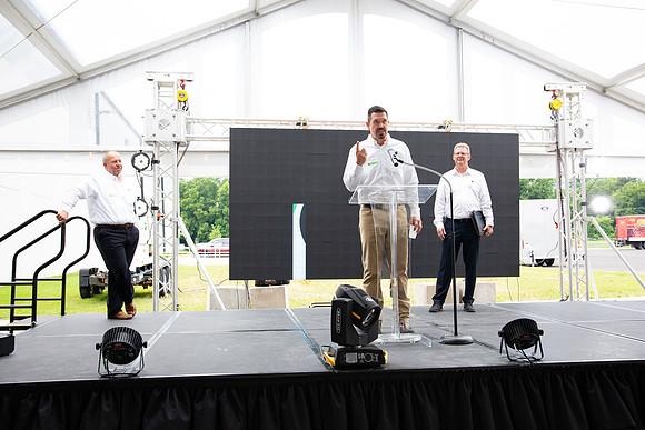 453-Arco Ribbon Cutting