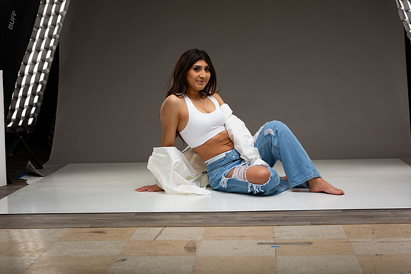172-Natalie White Shirt Ripped Jeans