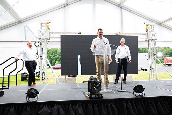 451-Arco Ribbon Cutting