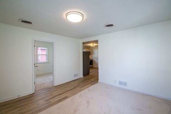 1-128 E Oakside-SB-HDR