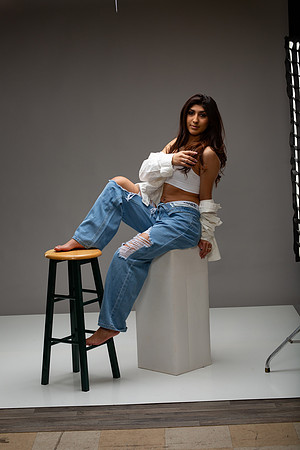 93-Natalie White Shirt Ripped Jeans